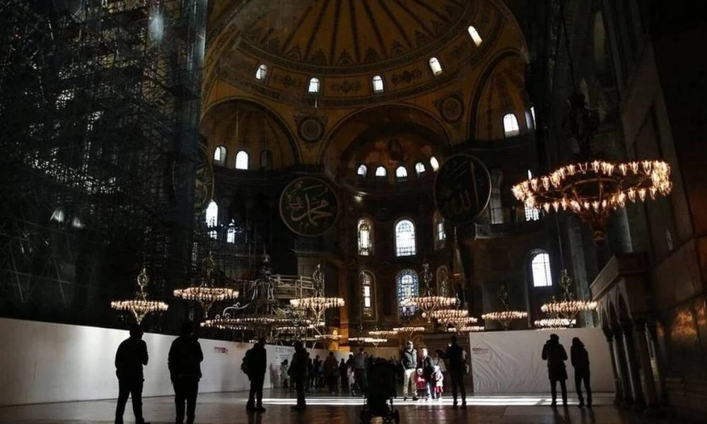 Τούρκος ιστορικός: Η μετατροπή της Αγιάς Σοφιάς σε τζαμί έχει αρχίσει